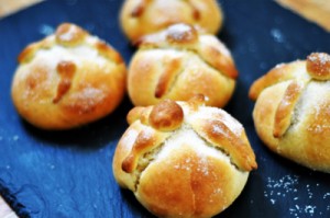 Pan-de-muerte-finished